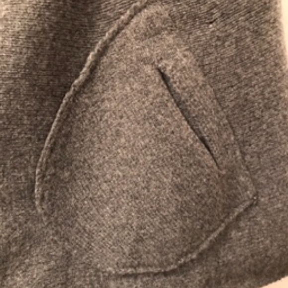 Grey Gap Cowl Neck Cape. Pockets on Each Sides, Wool/Cashmere Blend Size XS/S - Picture 4 of 10
